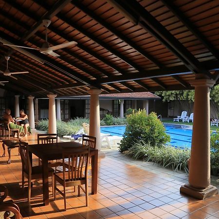 Tropical Villas Негомбо Экстерьер фото